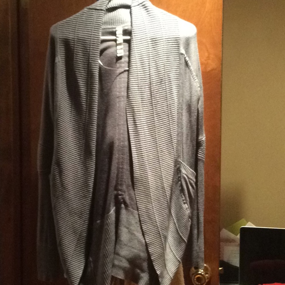 Lululemon open Cardigan
